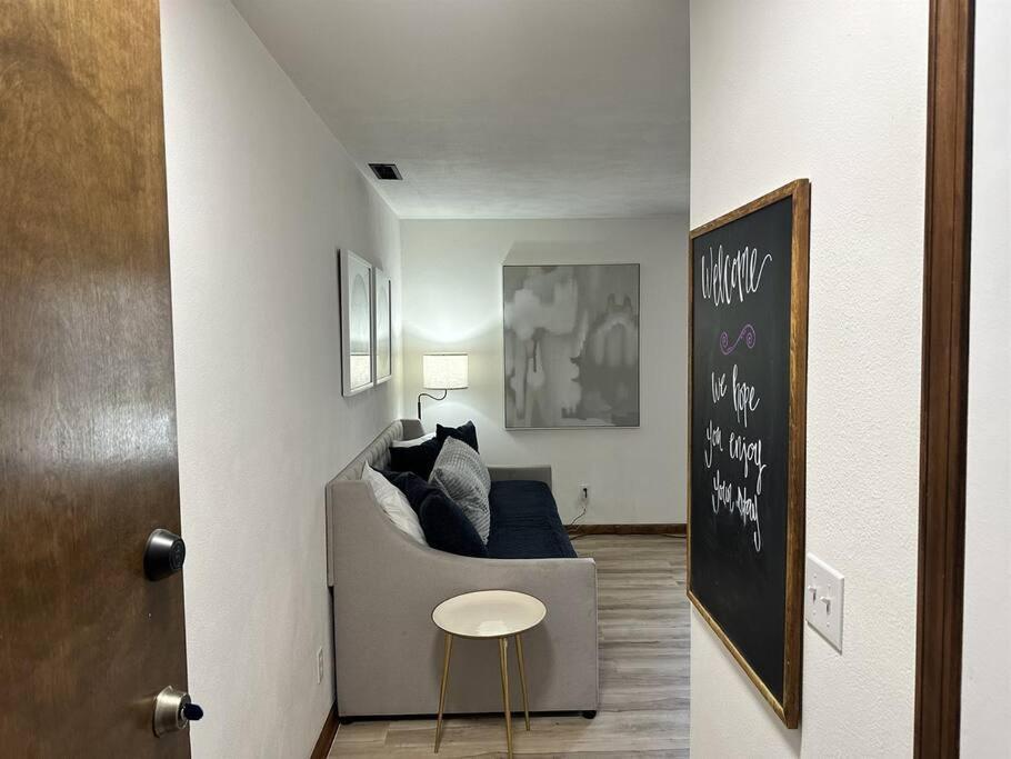 Capital Suite On 6Th Street - King Bed / Downtown! スプリングフィールド エクステリア 写真
